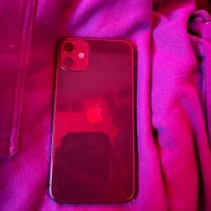 Iphone 11 in perfect condition nothings wrong with it I just upgraded to the 13.